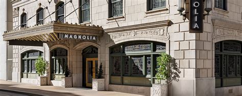 12 St. Louis Hotels With In.